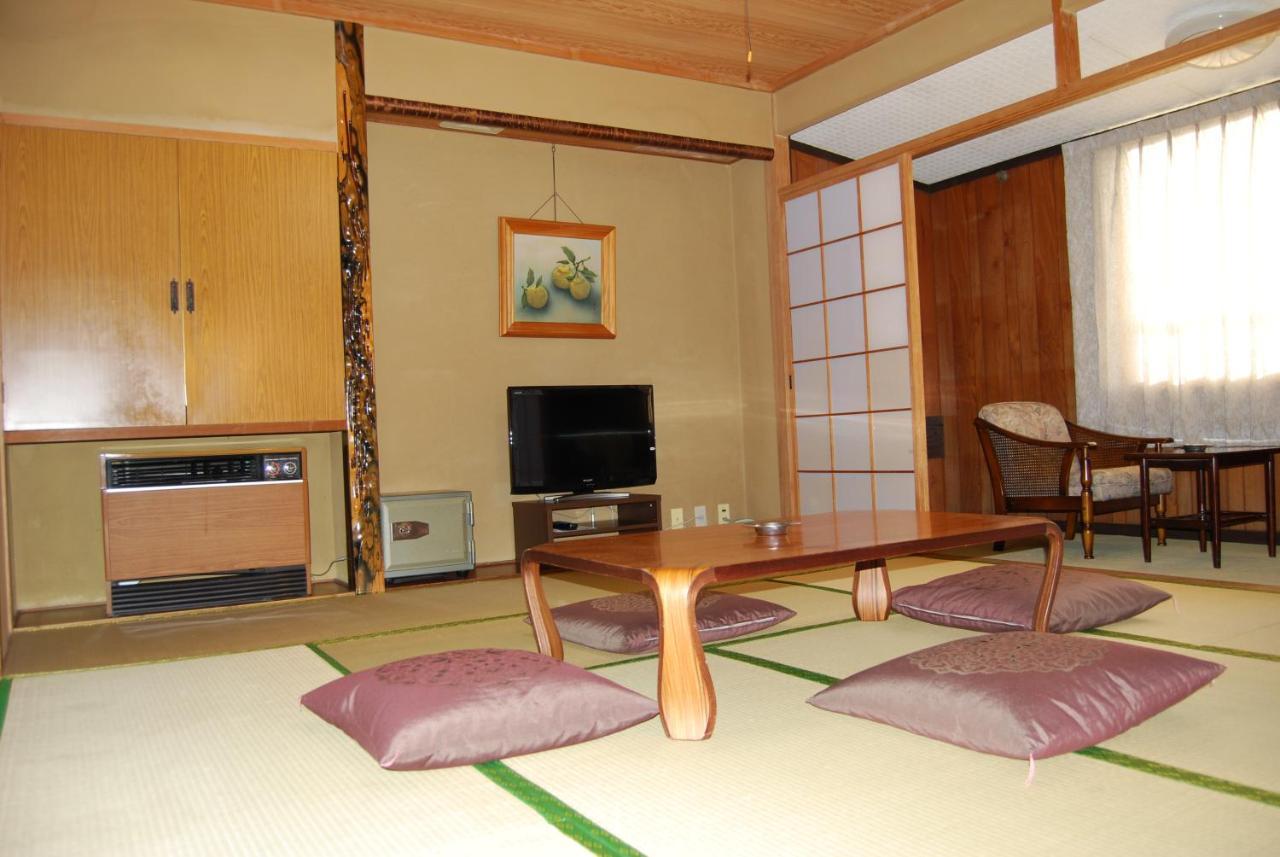 Shiga Riverside Hotel Яманути Экстерьер фото
