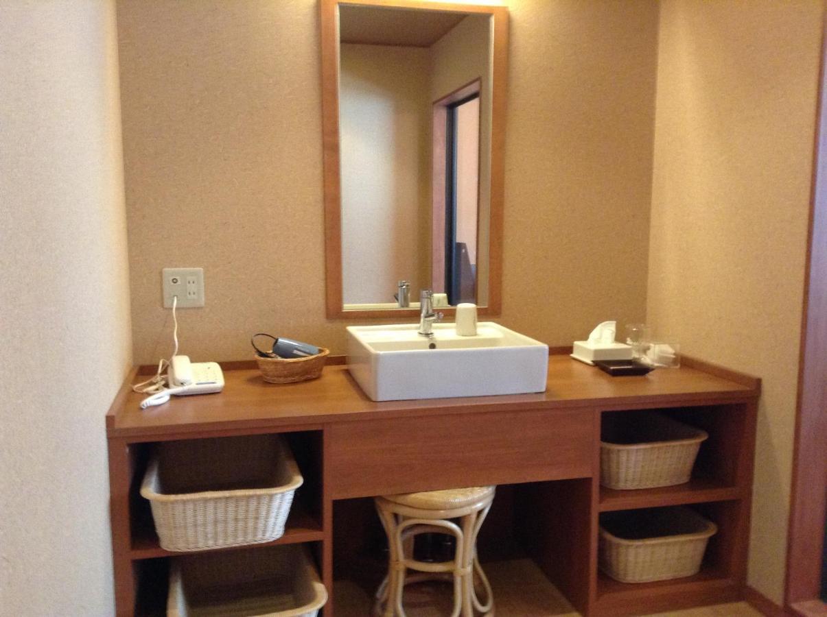 Shiga Riverside Hotel Яманути Экстерьер фото